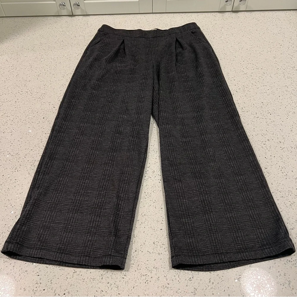 Women's Black Plaid Pants - Picture 4 of 7